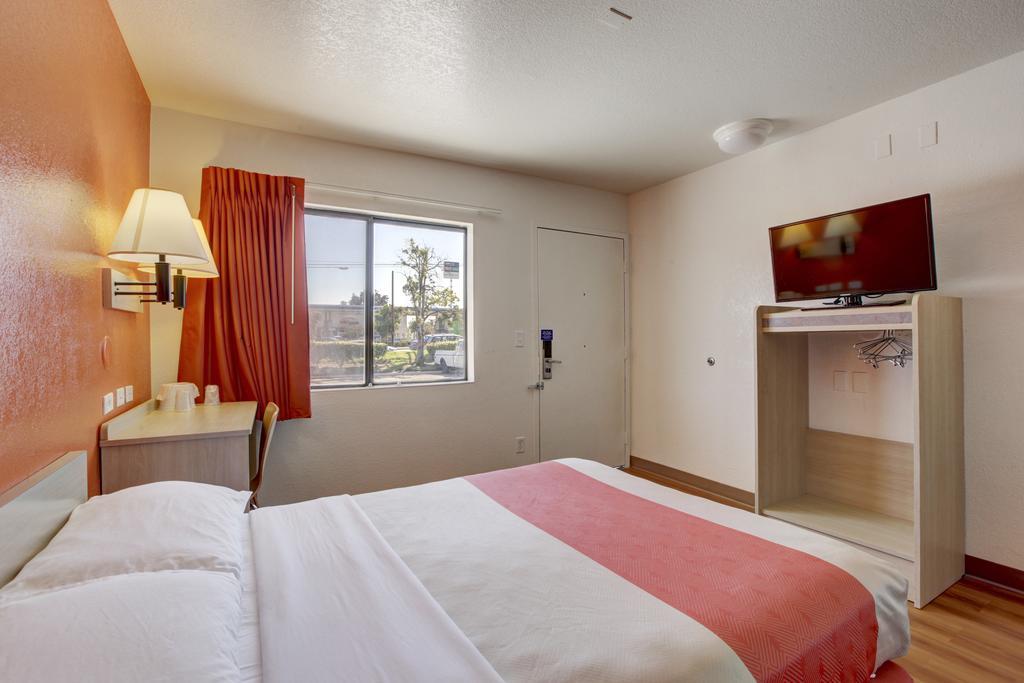 Motel 6-Corona, Ca Ruang foto