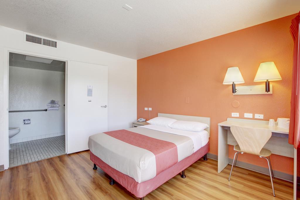Motel 6-Corona, Ca Bagian luar foto