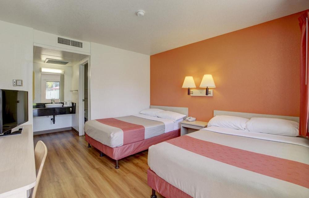 Motel 6-Corona, Ca Bagian luar foto