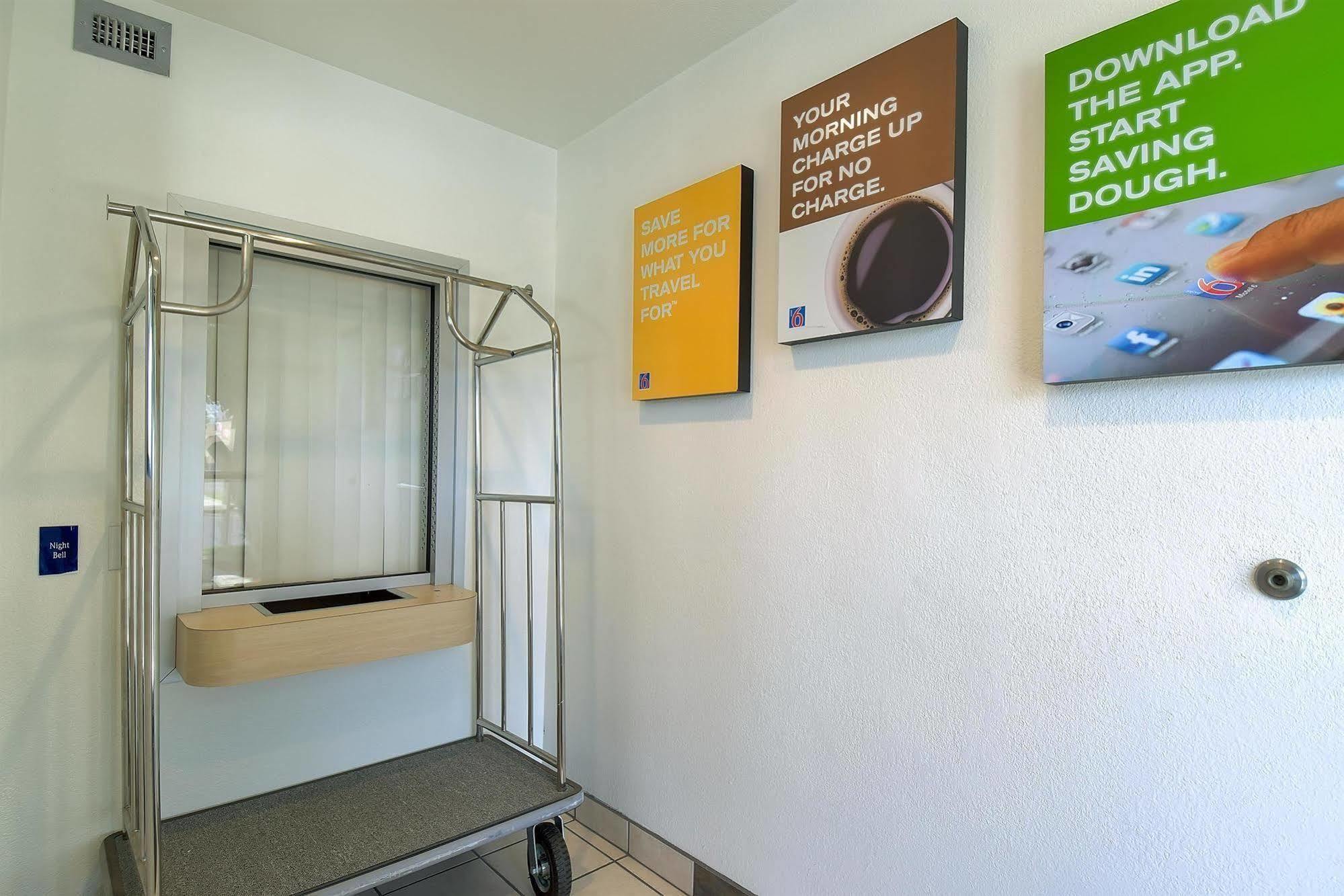Motel 6-Corona, Ca Bagian luar foto